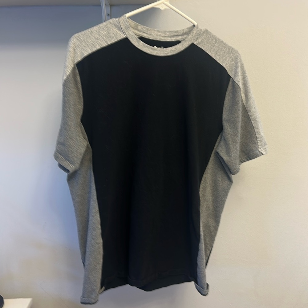 Large short sleeve t shirt